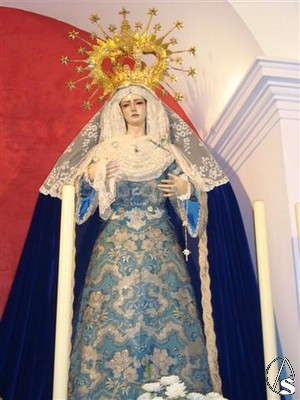 La Esperanza ataviada para la festividad de la Inmaculada 